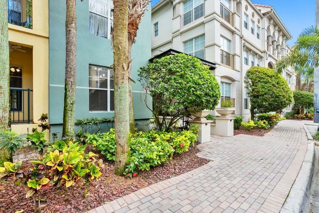 Property Photo:  2440 W Horatio Street 1011  FL 33609 