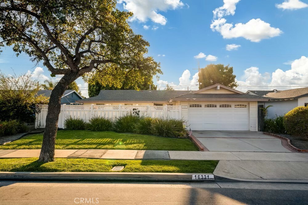 16321 Eagle Lane  Huntington Beach CA 92649 photo