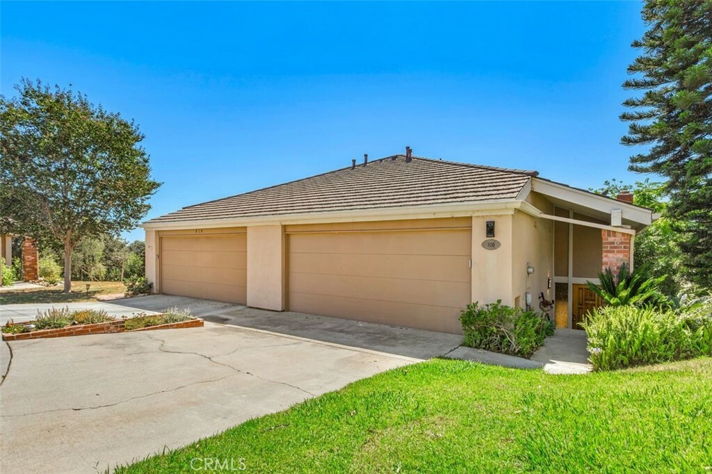 Property Photo:  820 W Glenwood Terrace  CA 92832 