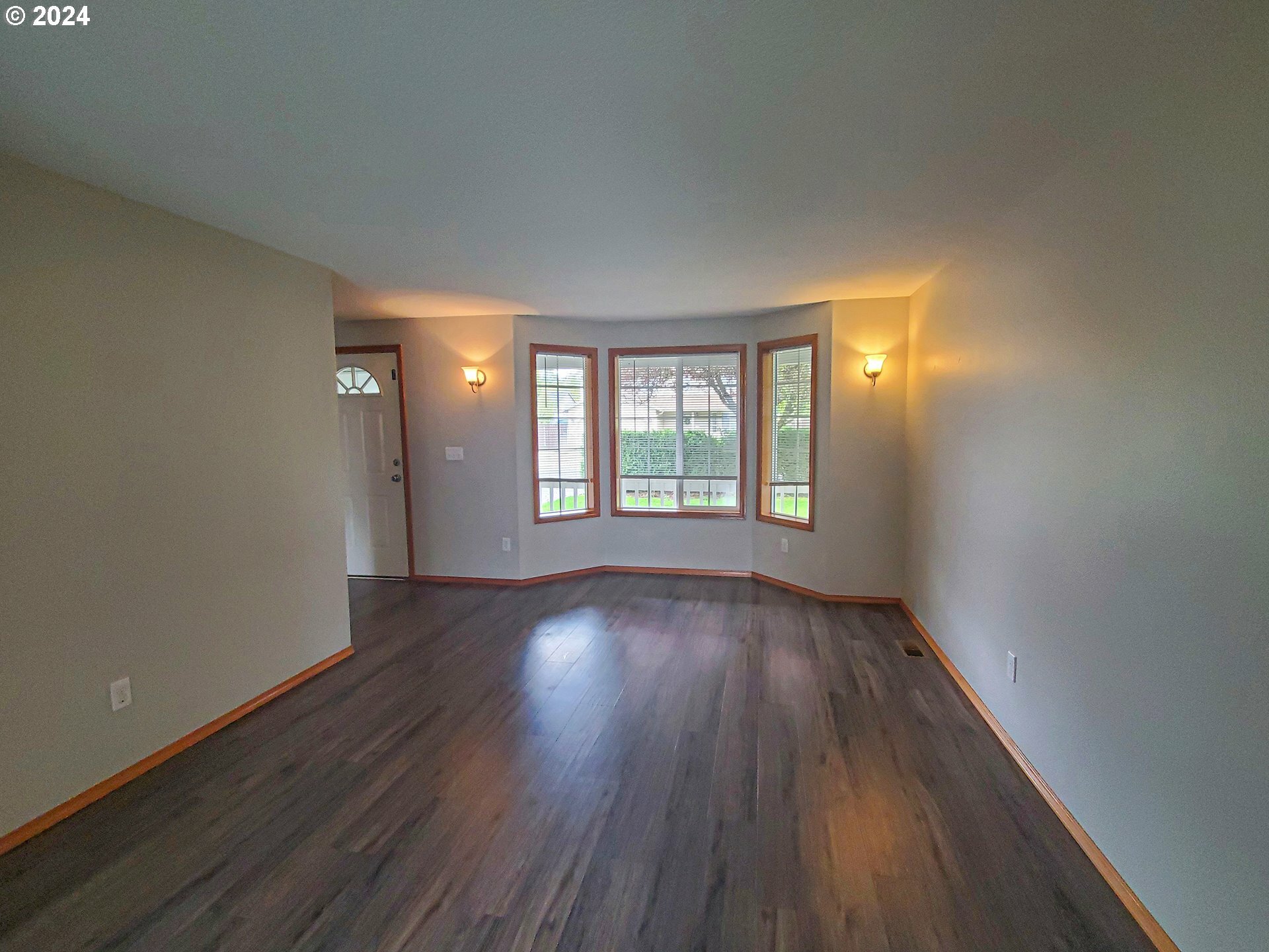 Property Photo:  5104 NE 141st Ct  WA 98682 