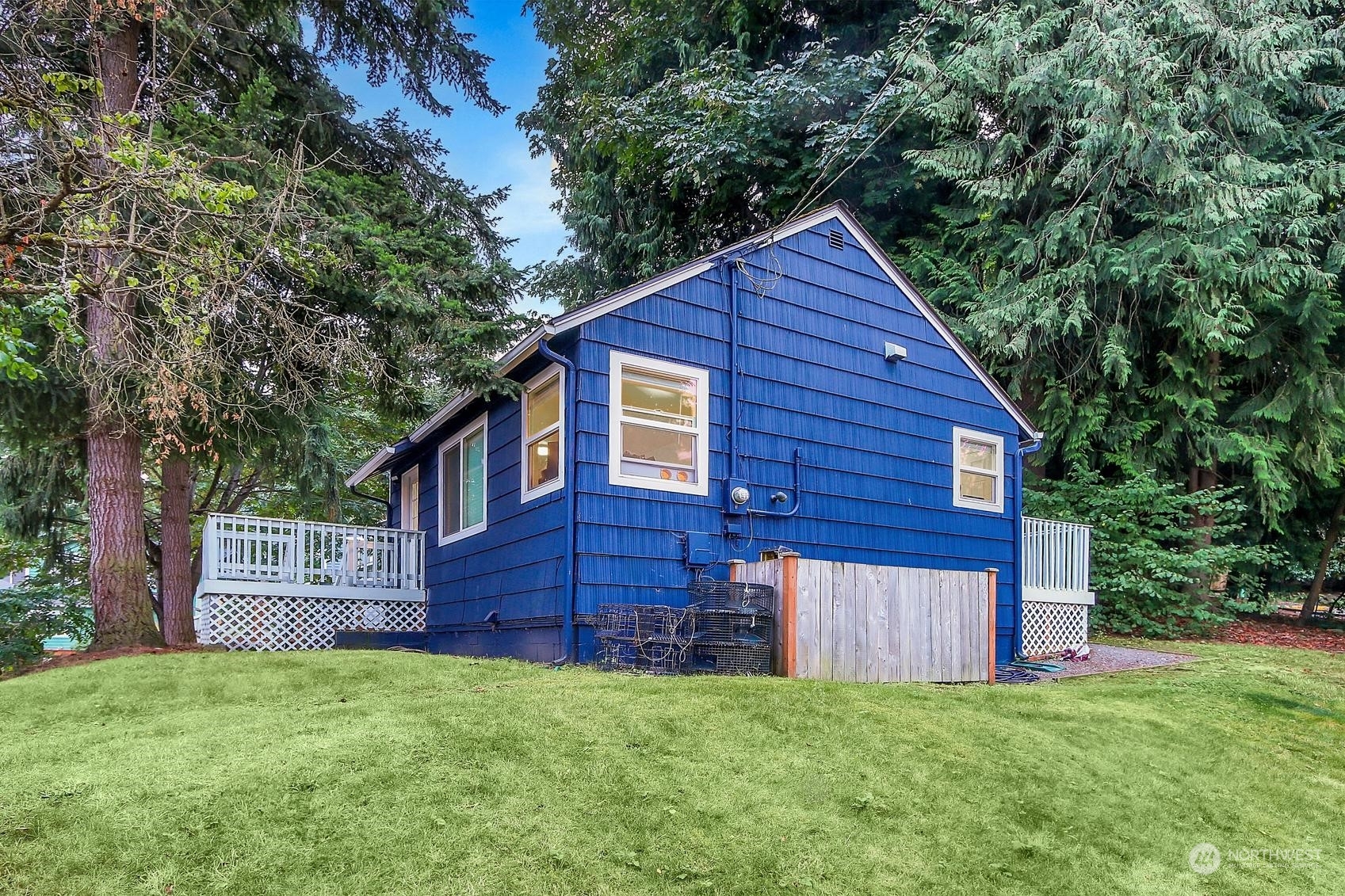 Property Photo:  21220 52nd Avenue W  WA 98043 