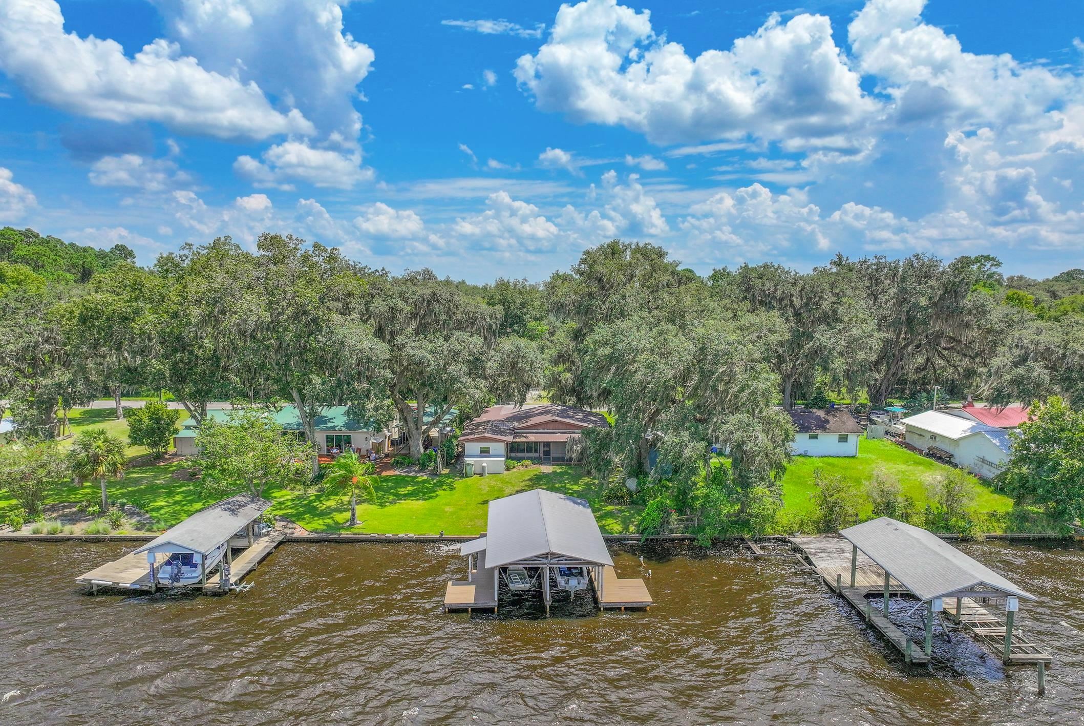 Property Photo:  13585 N County Road 13  FL 32092 