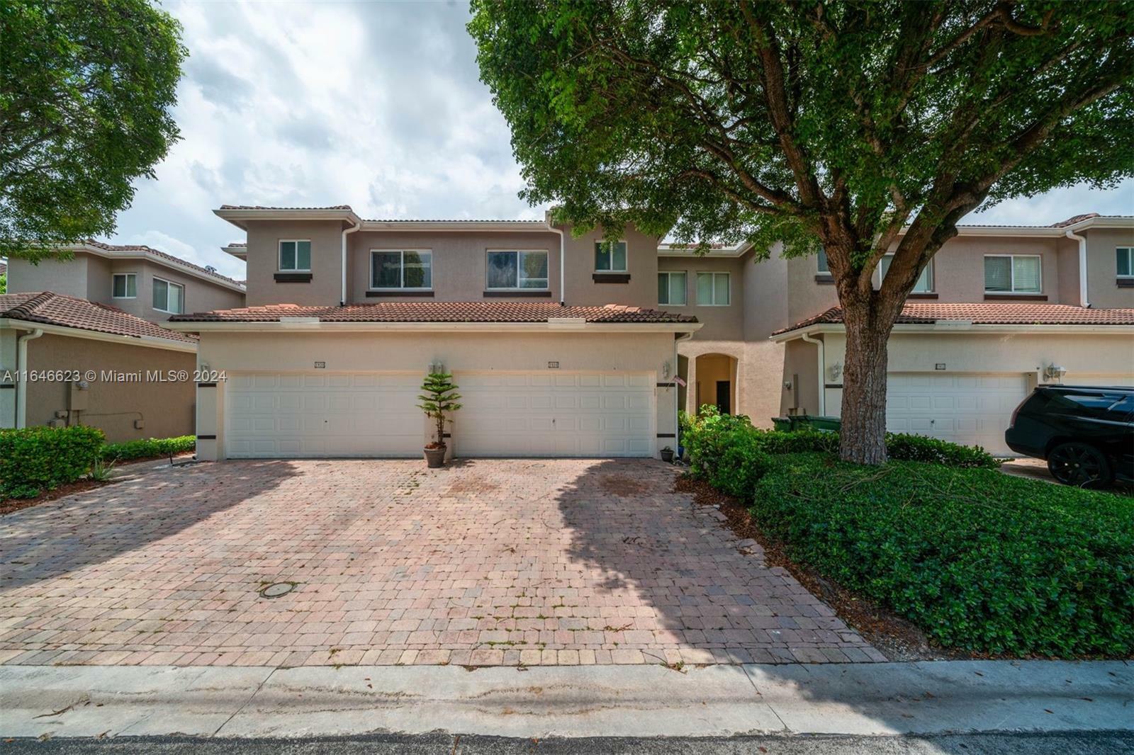 Property Photo:  1916 SE 23rd Ave 1916  FL 33035 