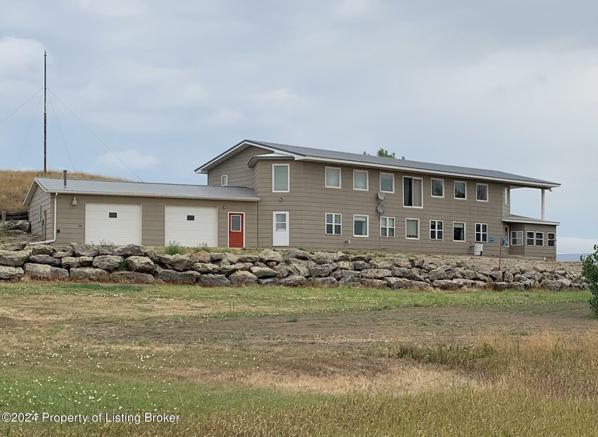 Property Photo:  304 6th Street NW  ND 58639 