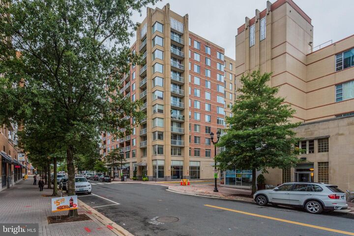 1020 N Highland Street 905  Arlington VA 22201 photo