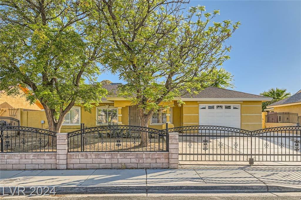 Property Photo:  163 Palisade Avenue  NV 89110 