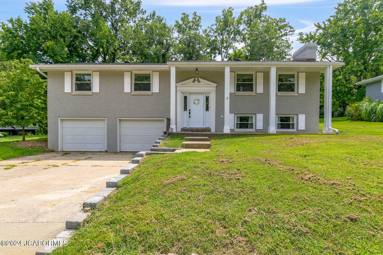 2621 Twin Hills Road  Jefferson City MO 65109 photo