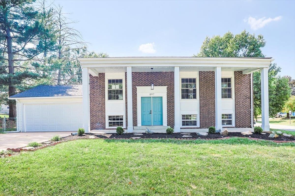 Property Photo:  897 Torino Drive  MO 63021 