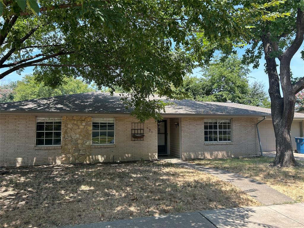 Property Photo:  131 Old Mill Circle  TX 75057 