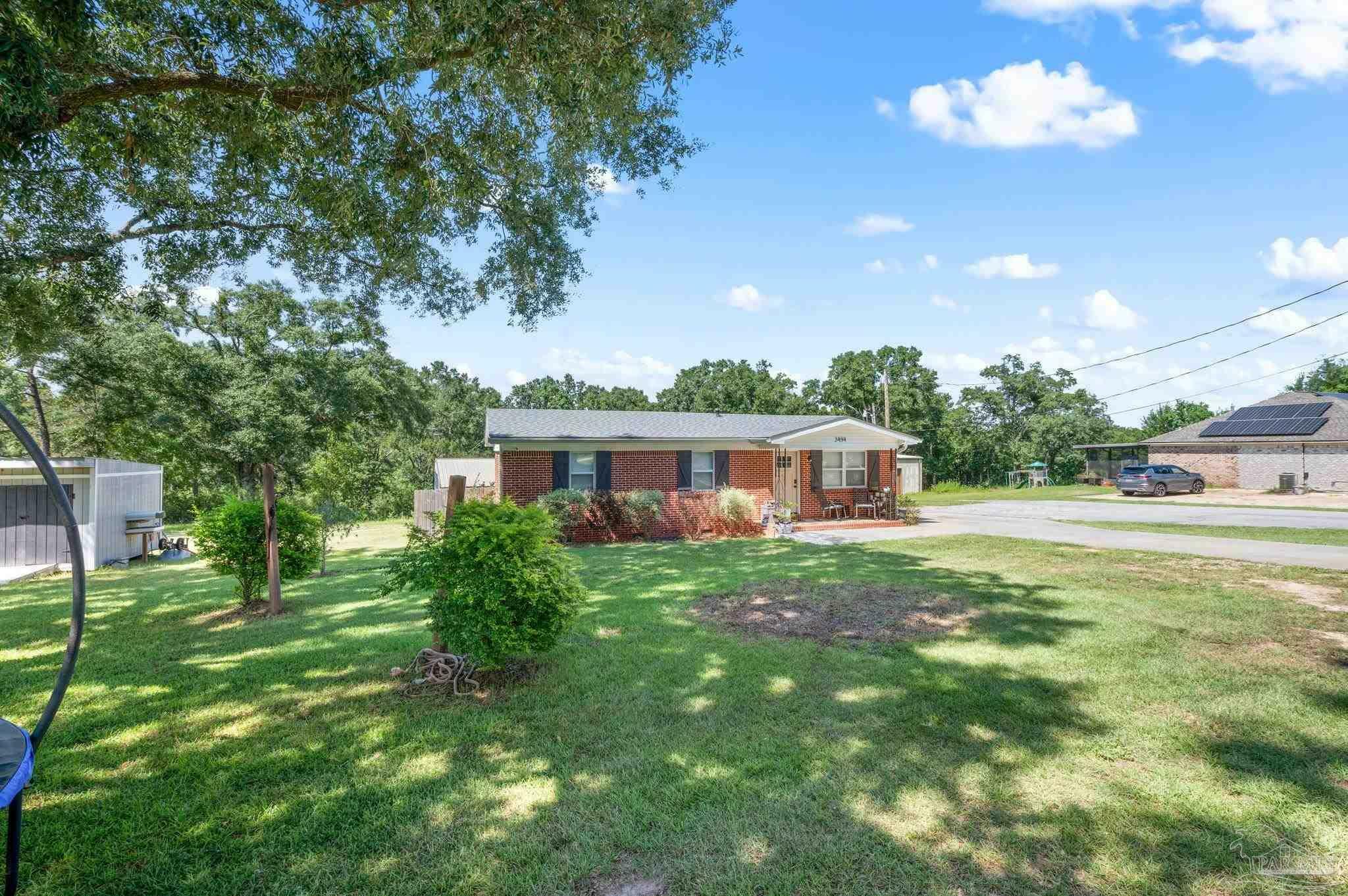 Property Photo:  2494 Handy Rd  FL 32533 