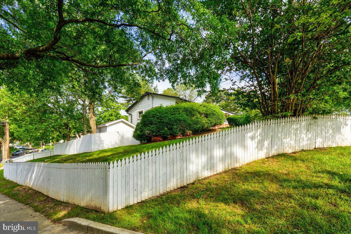 Property Photo:  10414 Knollwood Drive  MD 20783 