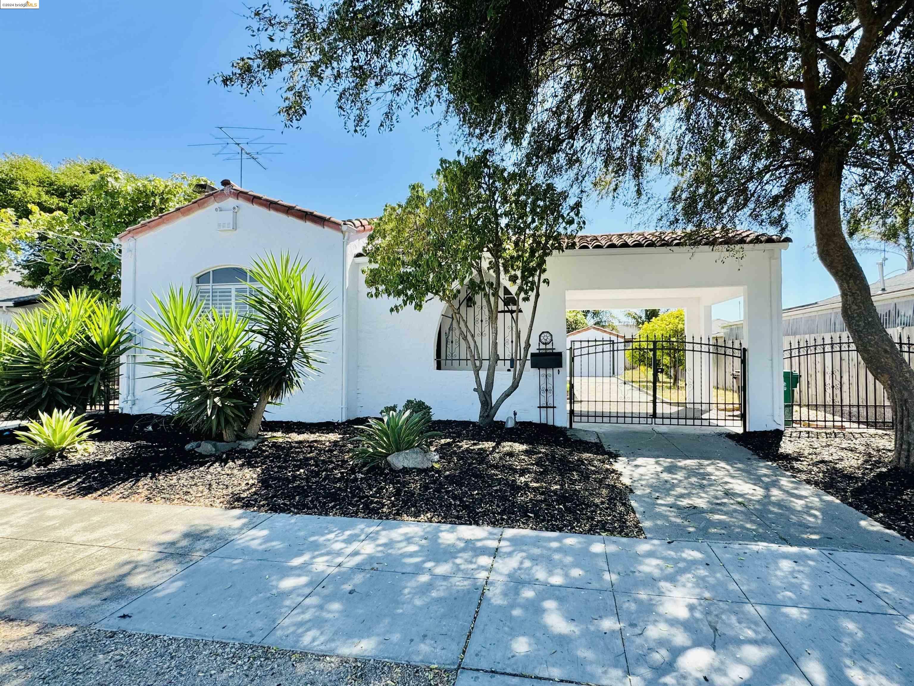 Property Photo:  2334 Andrade Ave  CA 94804 