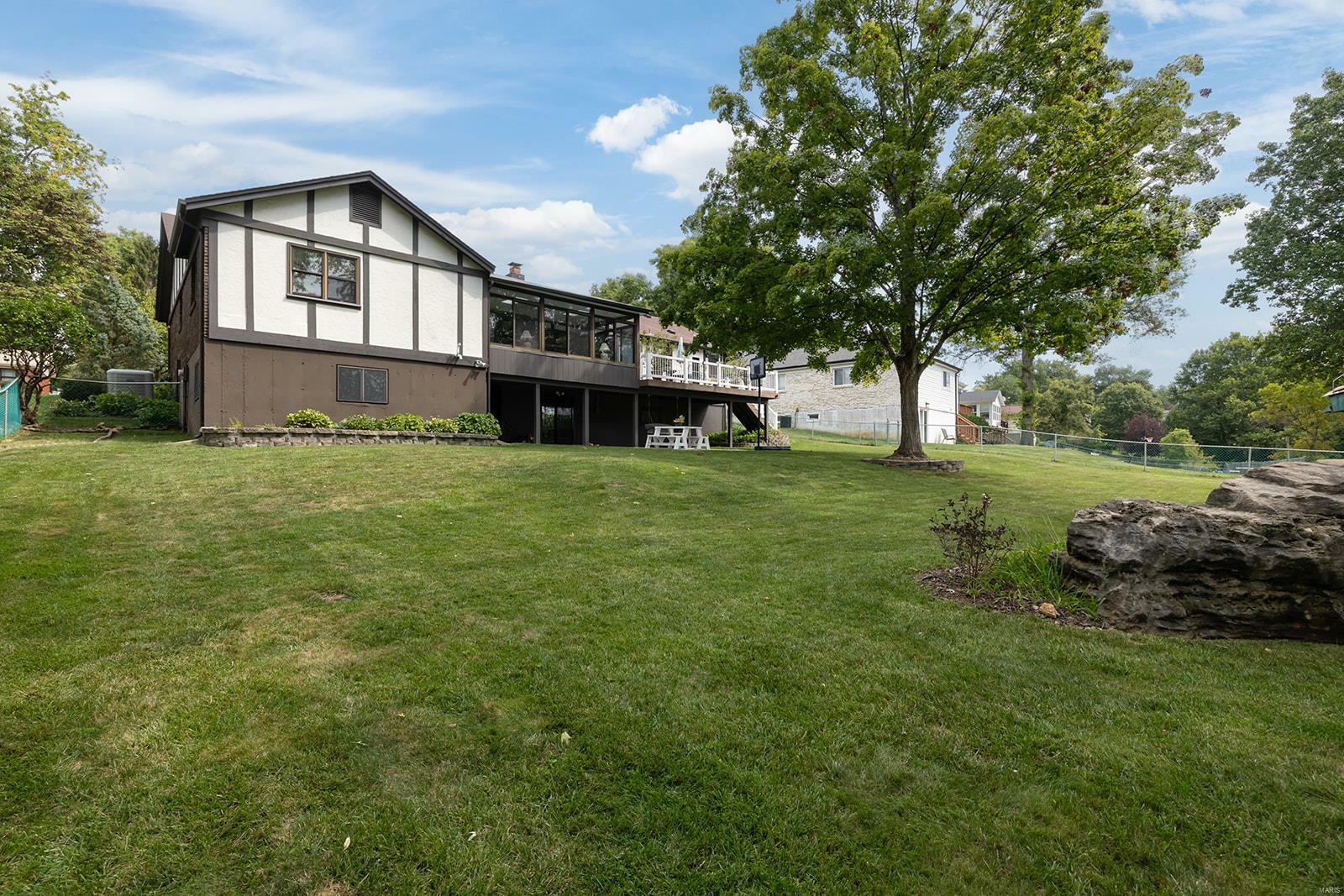 Property Photo:  13276 Kenroyal Drive  MO 63131 