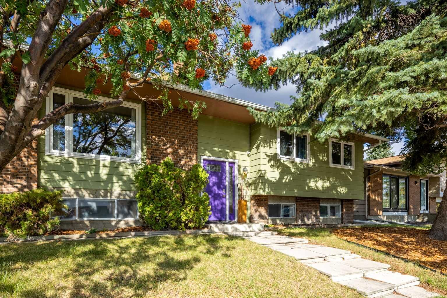 Photo de la propriété:  267 Queen Alexandra Road SE  AB T2J 3P4 