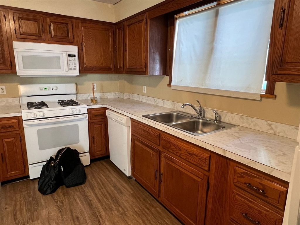 Property Photo:  16 Montgomery Ave 1  MA 02145 