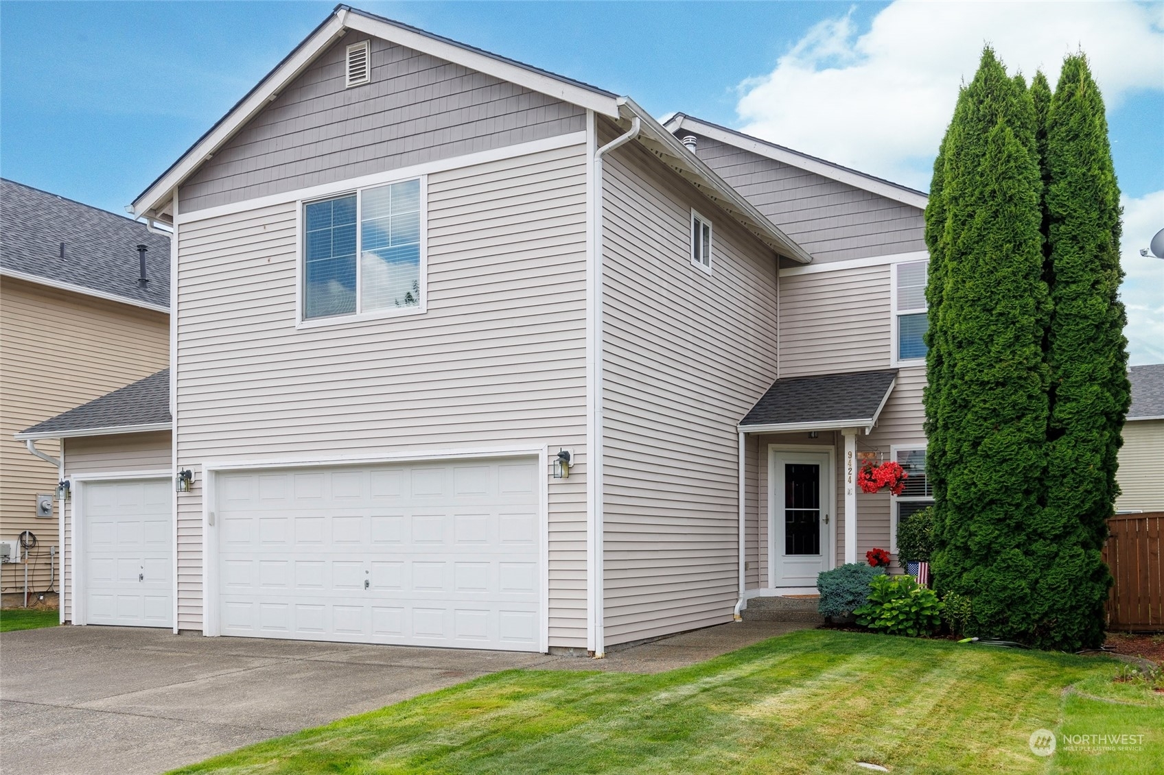 Property Photo:  9424 Country Hollow Drive E  WA 98375 