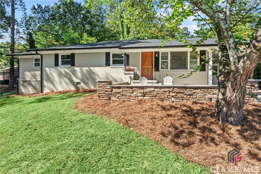 Property Photo:  195 Sylvan Road  GA 30606 