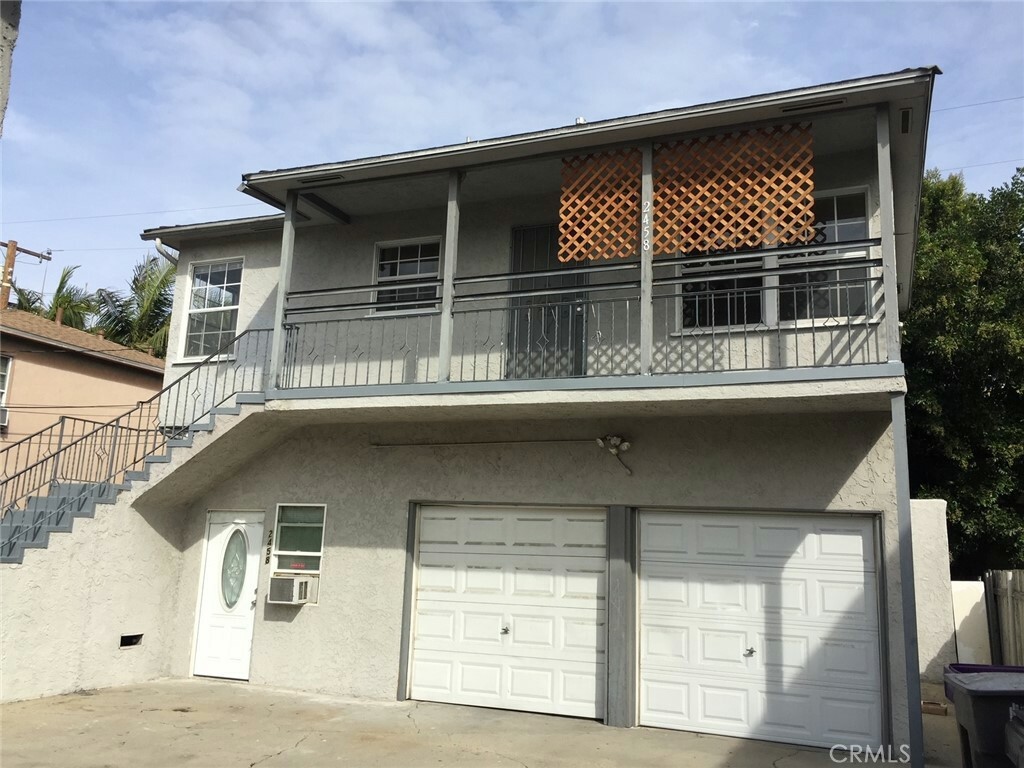 Property Photo:  2458 1/2 Chestnut Avenue  CA 90806 