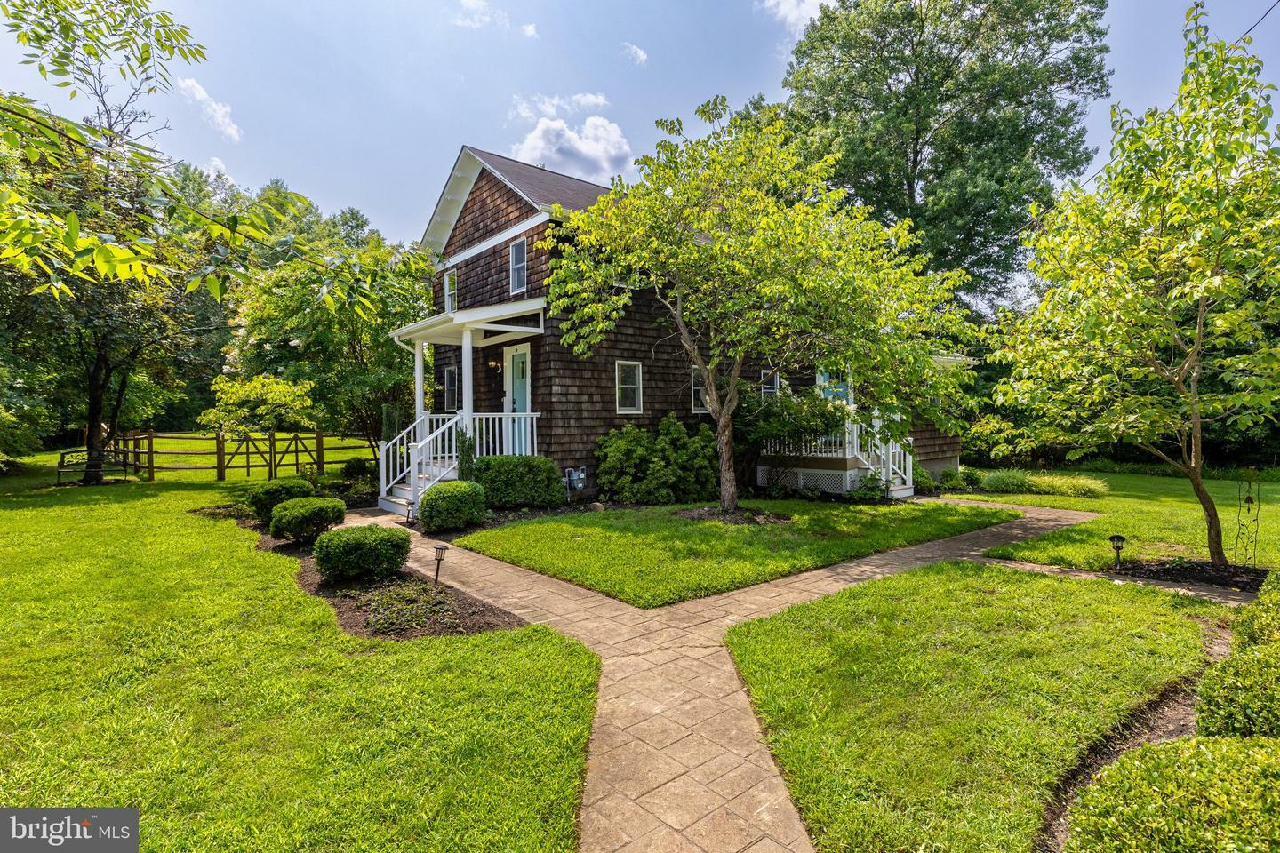 Property Photo:  5 Old Nursery Lane  NJ 08540 