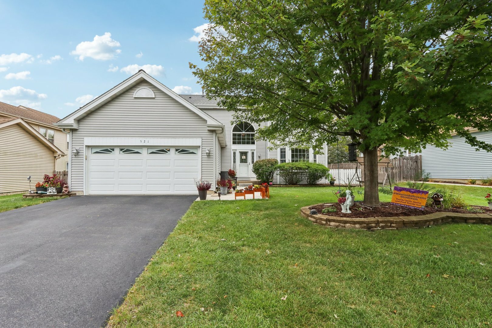 Property Photo:  521 Indian Ridge Trail  IL 60084 