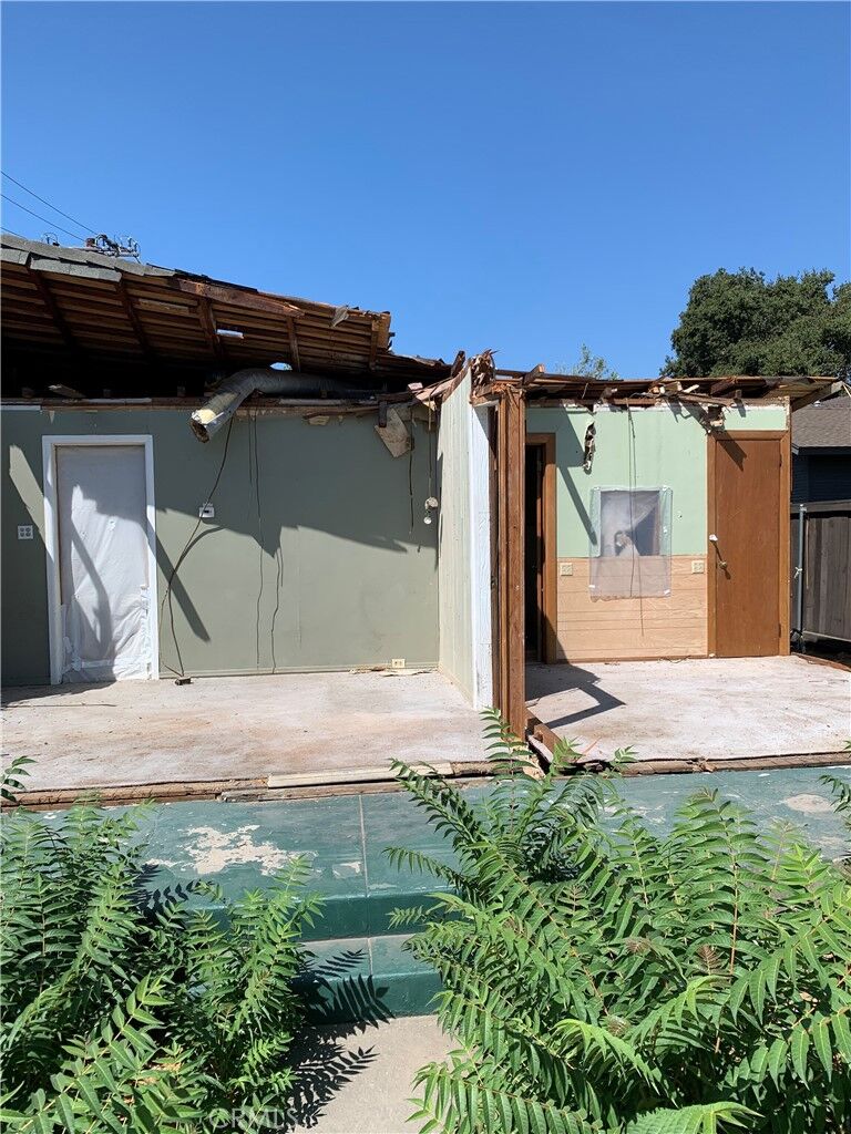 Property Photo: 113 S Mountain Avenue CA 91016