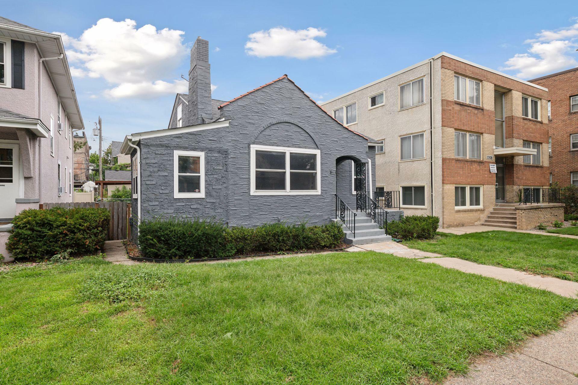 Property Photo:  3312 Girard Avenue S  MN 55408 