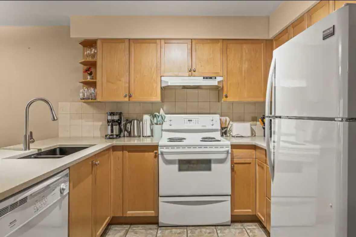 Property Photo:  743 Railway Avenue 202  AB T1W 1P2 