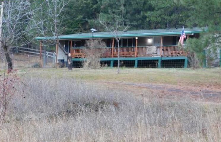 Property Photo: 14919 E Emery Rd WA 99003