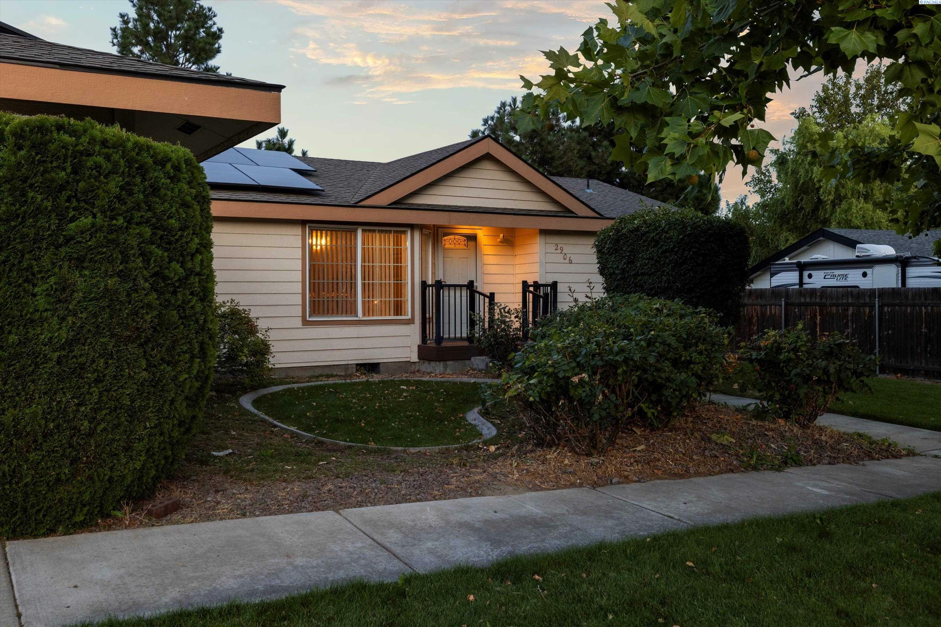 Property Photo:  2906 Chicory Dr  WA 99353 