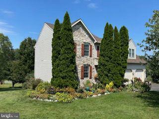 Property Photo:  104 Ridge Lane  PA 17527 