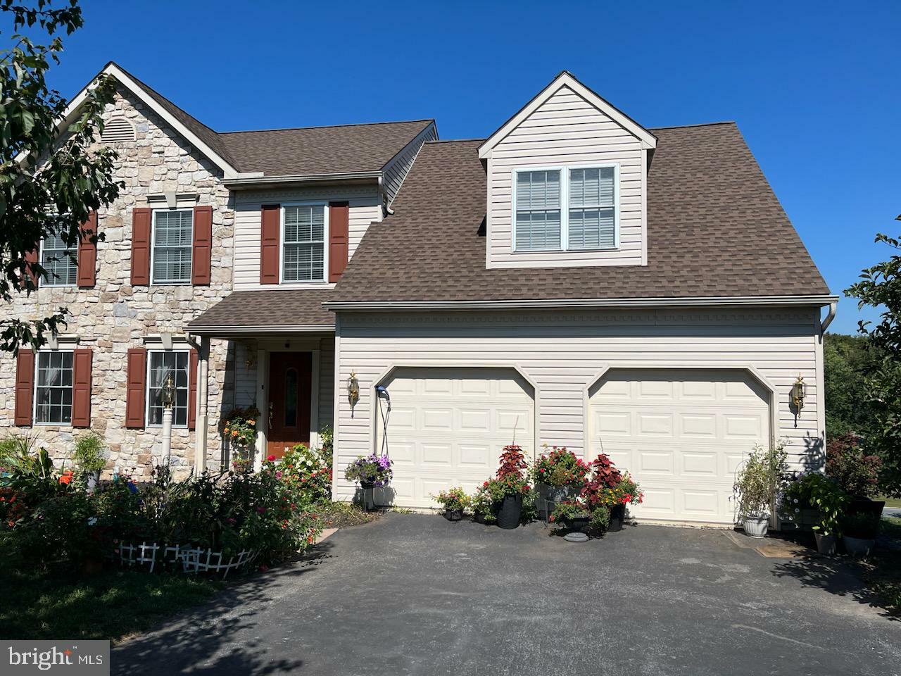 Property Photo:  104 Ridge Lane  PA 17527 