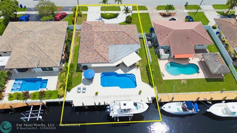 Property Photo:  441 SE 8th Ave  FL 33060 