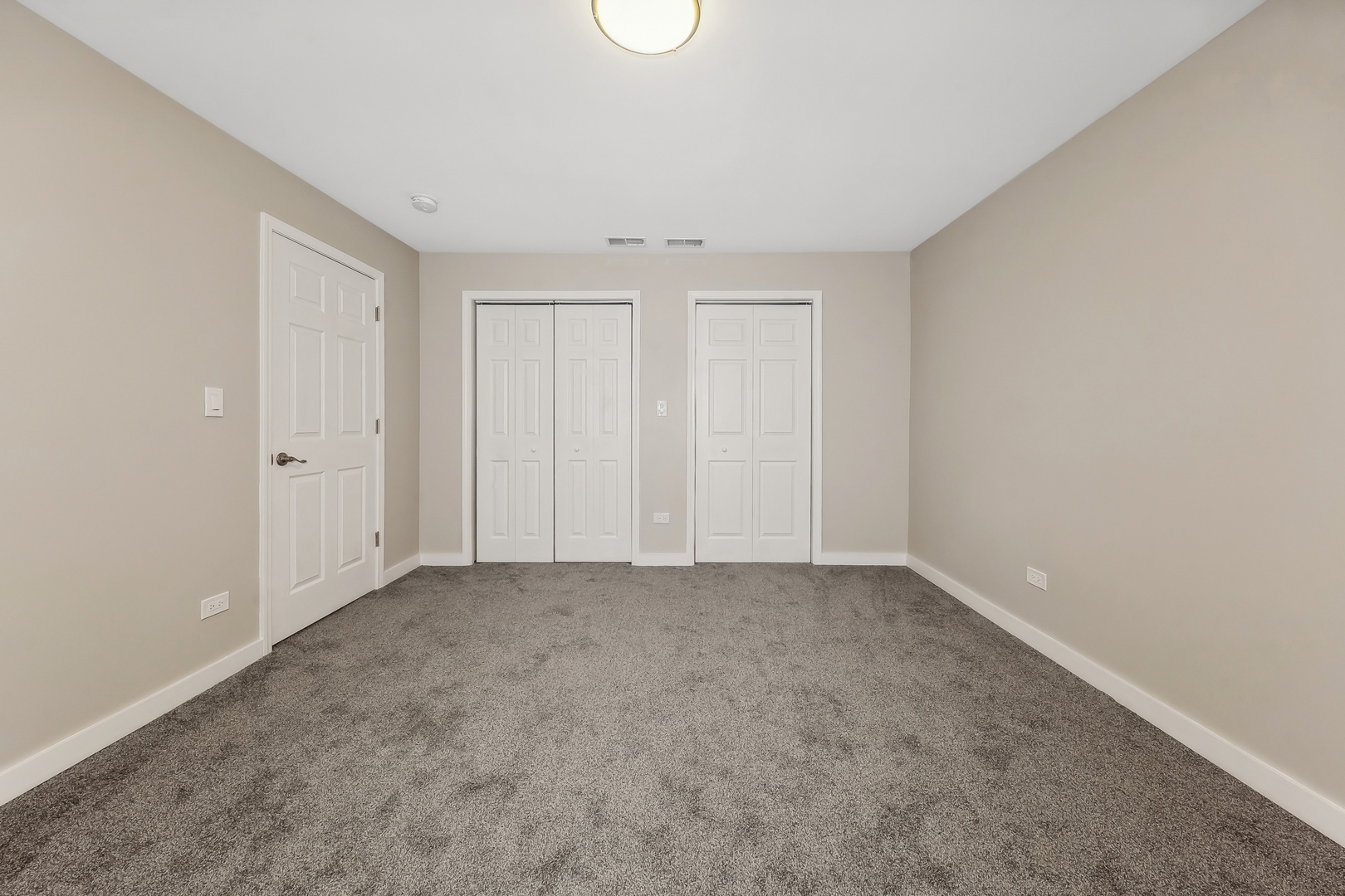 Property Photo:  7007 S East End Avenue C  IL 60649 