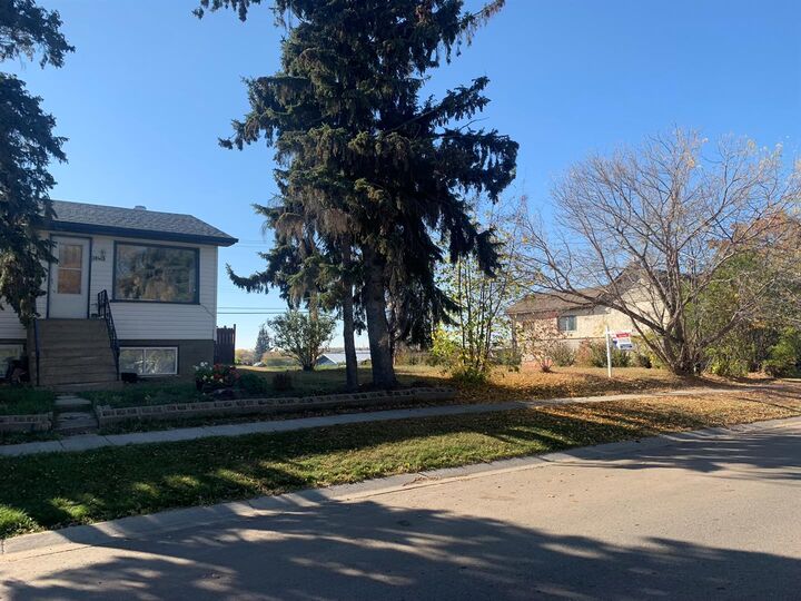 10415 101B Avenue — photo 1