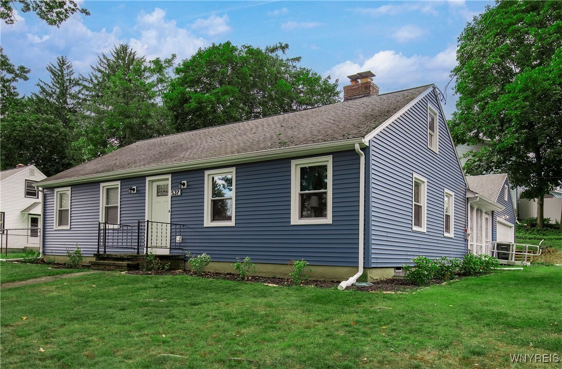 Property Photo:  537 Weeks Street  NY 14701 