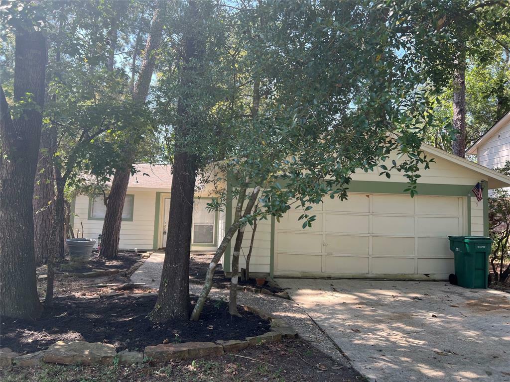 Property Photo:  5 Fiddleleaf Court  TX 77381 