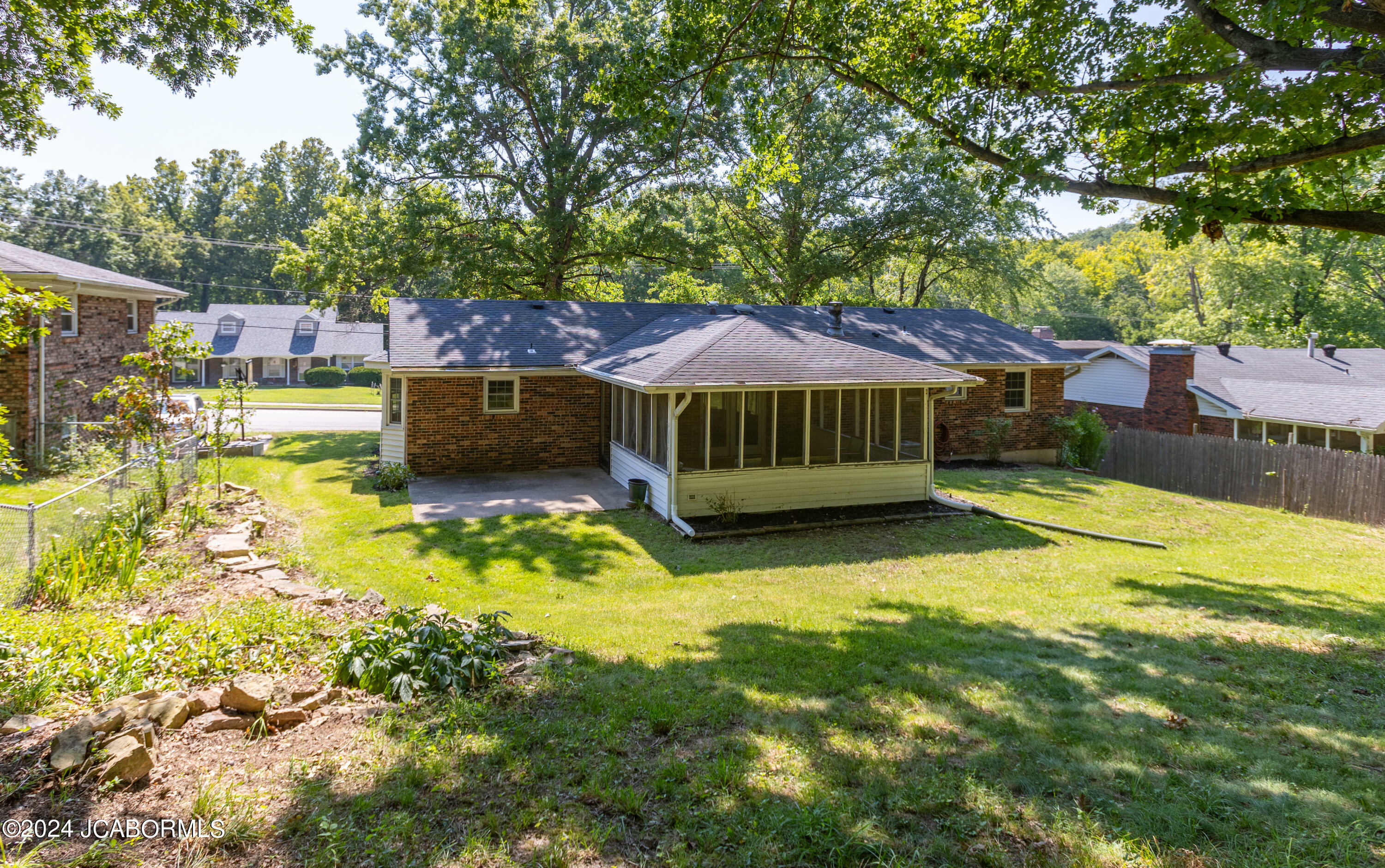 Property Photo:  1005 Leslie Boulevard  MO 65101 