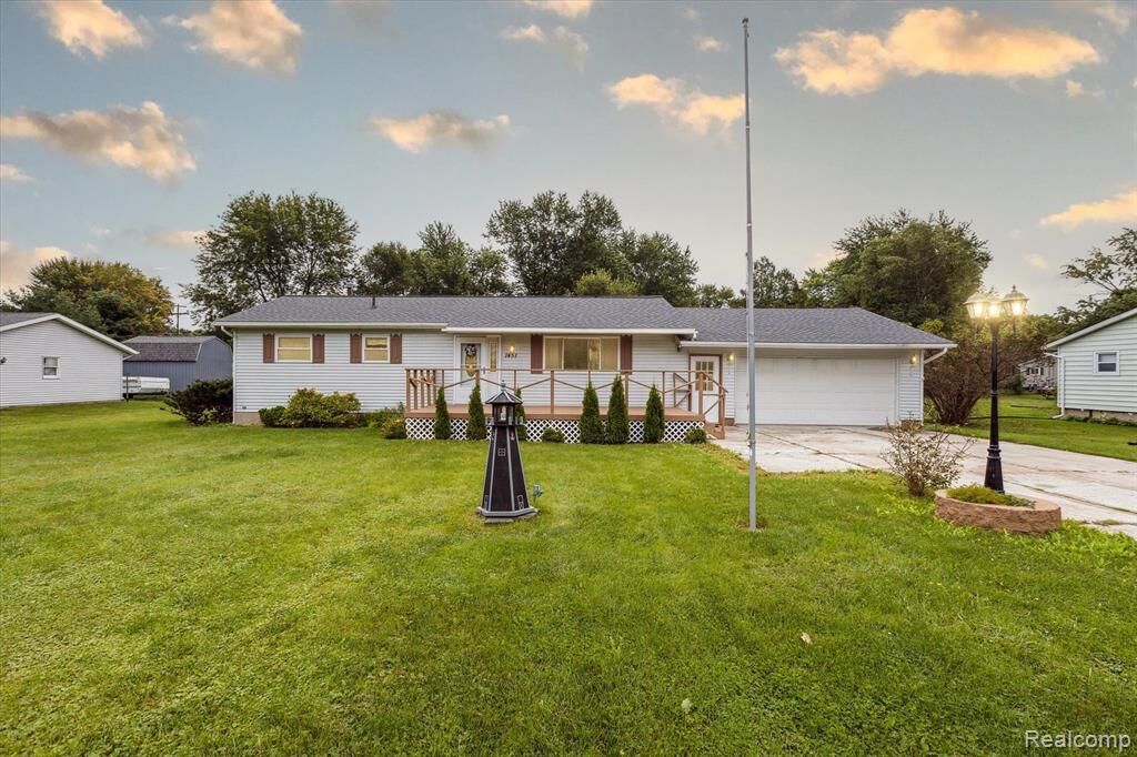 Property Photo:  1451 Mertz Road  MI 48723 9527 