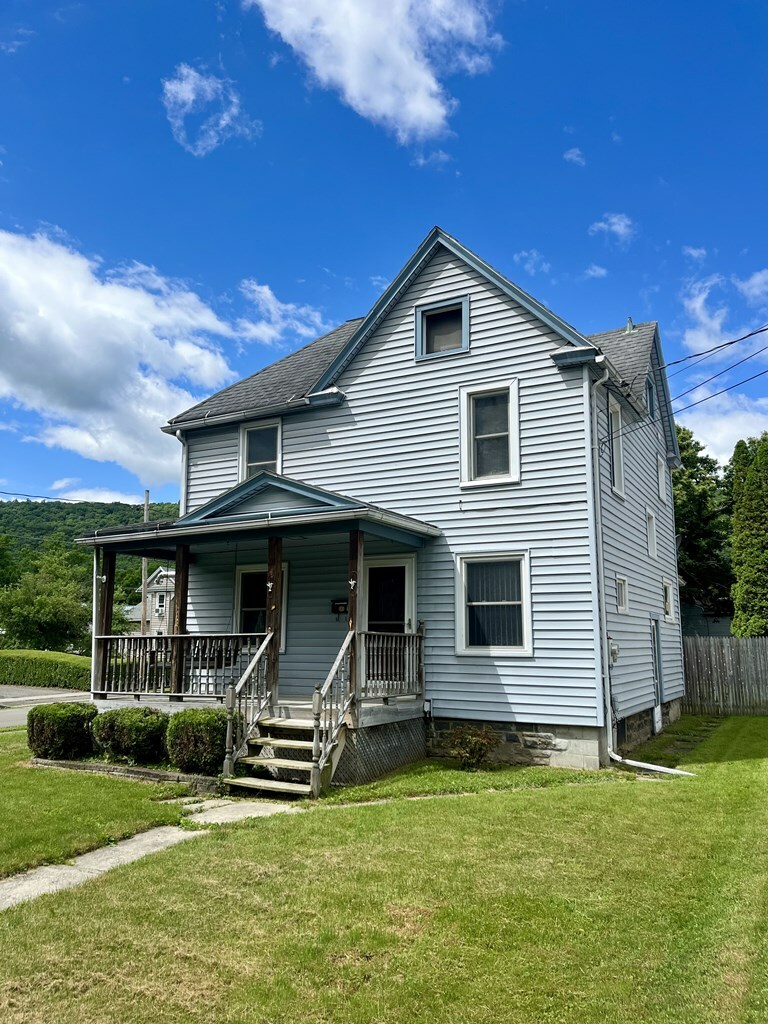 Property Photo:  11 Pennsylvania Ave  PA 18810 