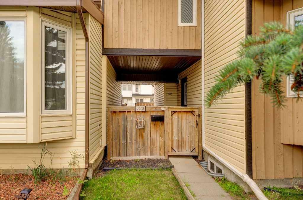 Property Photo:  2408 56 Street NE  AB T1Y 4P6 