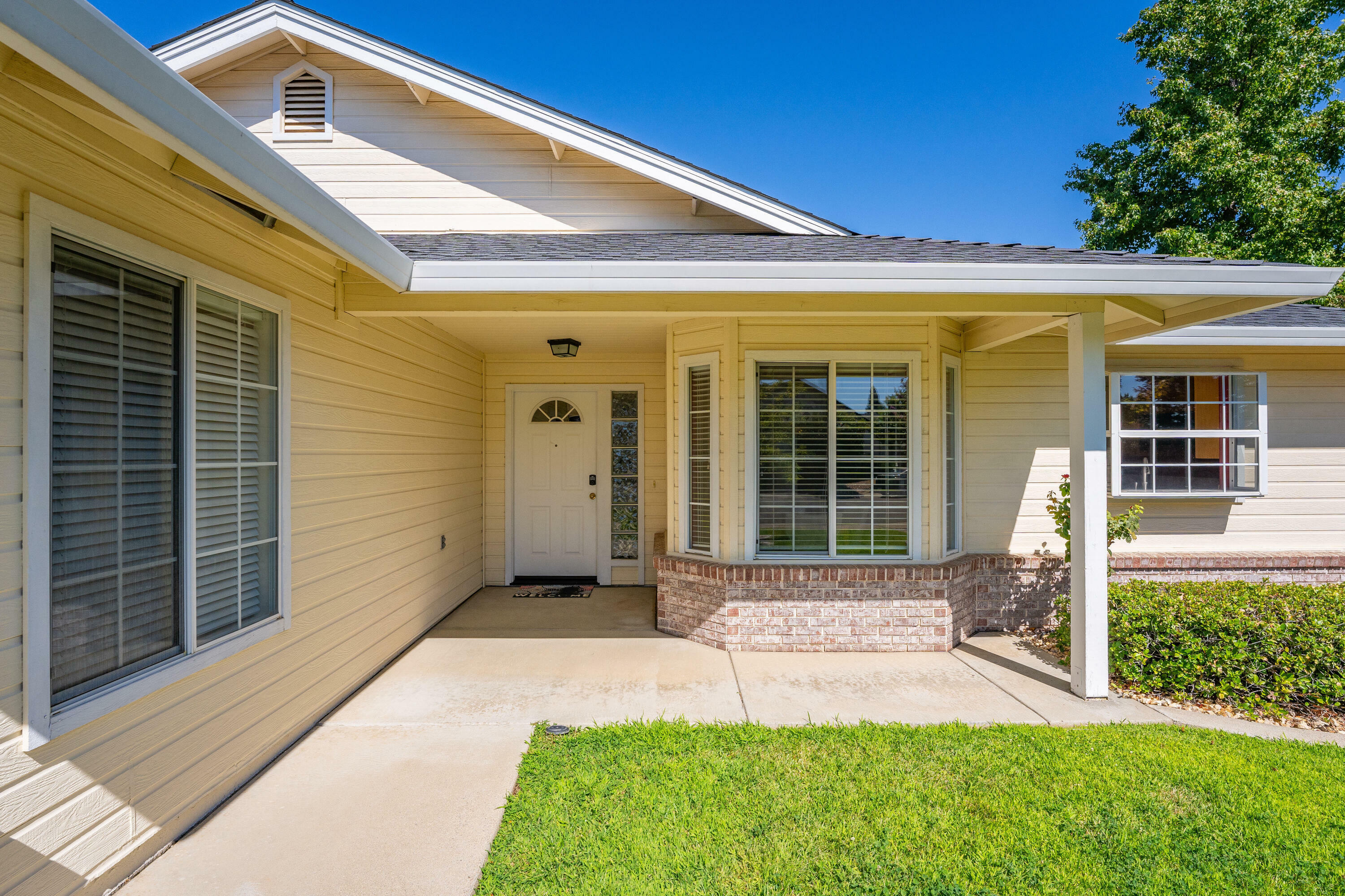 Property Photo:  2931 Starburst Drive  CA 96001 