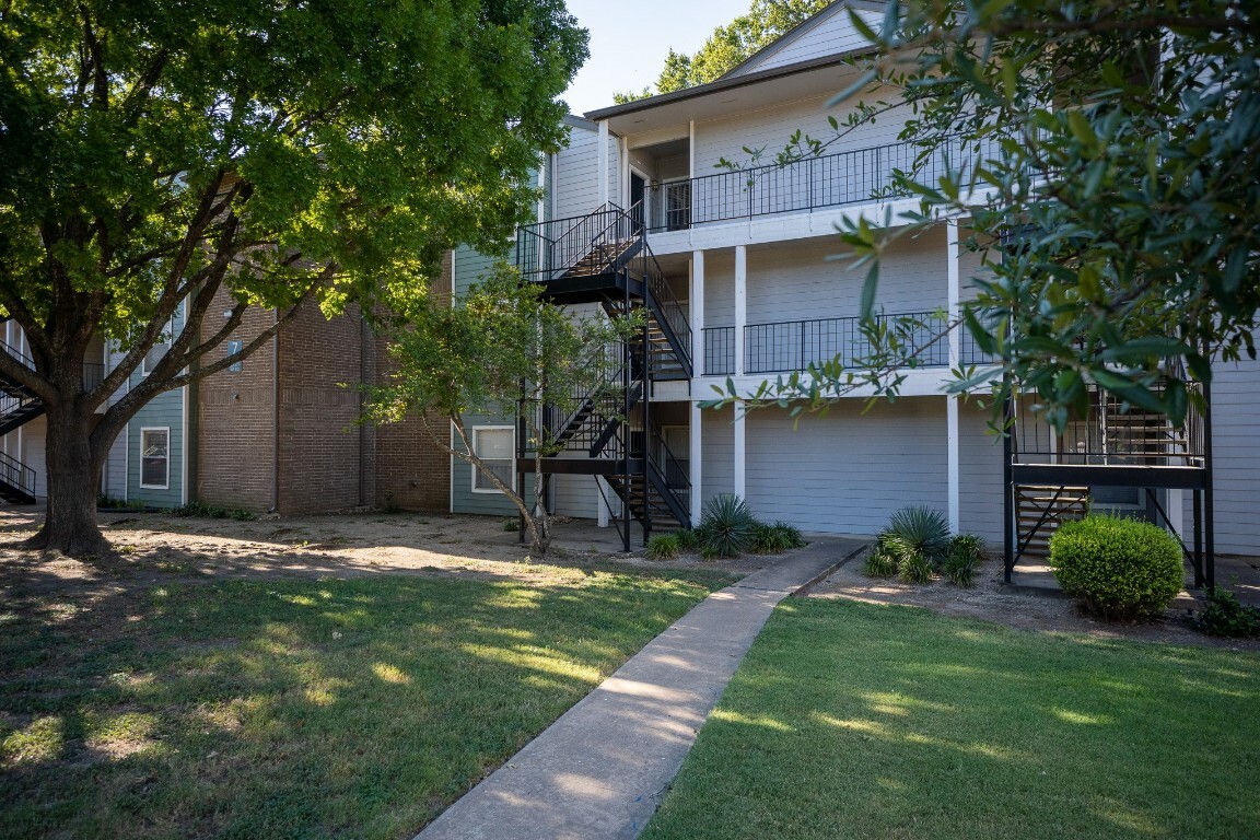 12166 Metric Boulevard 371  Austin TX 78758 photo