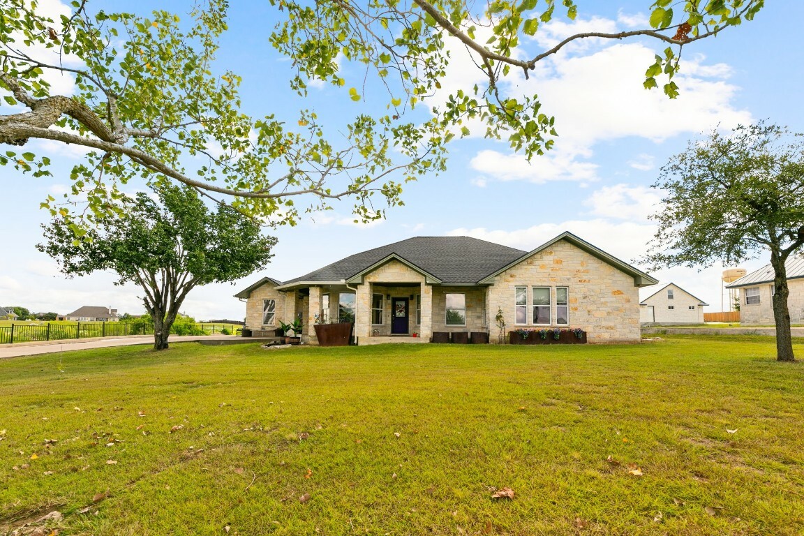 Property Photo:  108 Tonkawa Ridge  TX 78634 