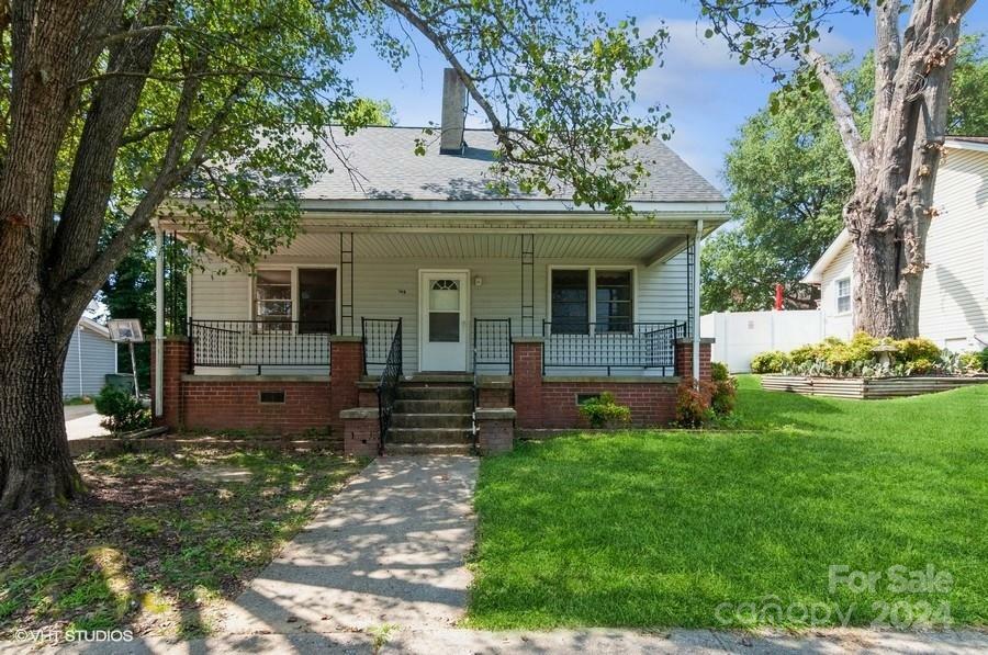 Property Photo:  105 N Ransom Street  NC 28052 