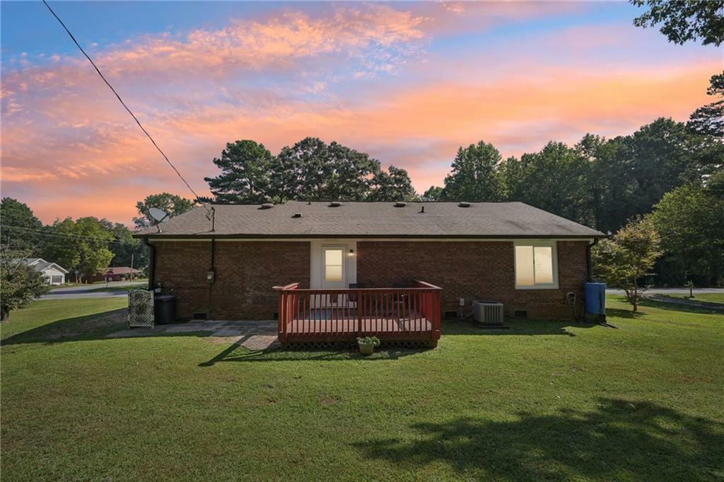 Property Photo:  886 Perimeter Road  GA 30534 