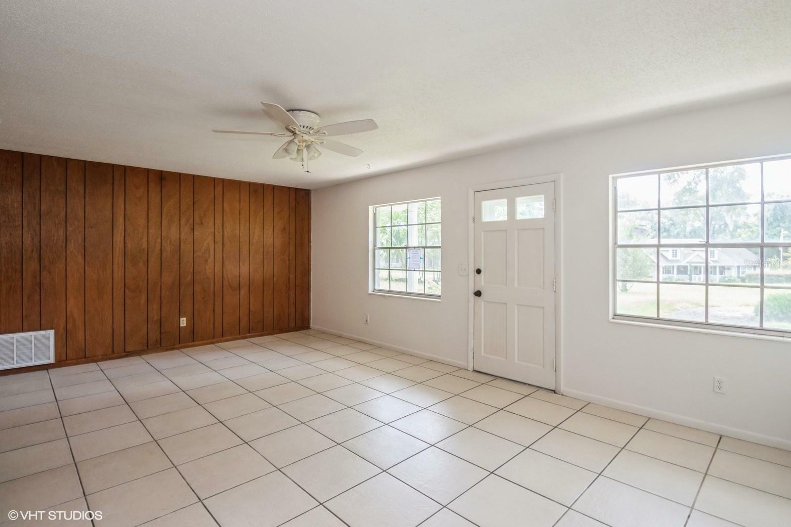 Property Photo:  25309 Carnoustie Drive  FL 32776 