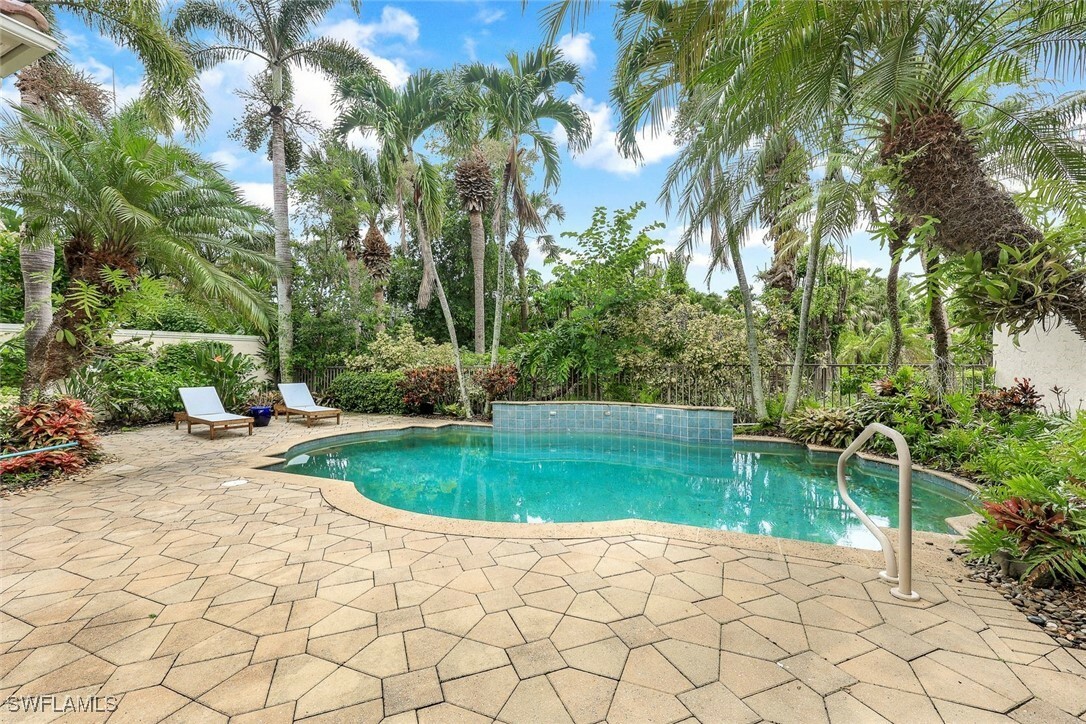 Property Photo:  9013 Terranova Drive  FL 34109 