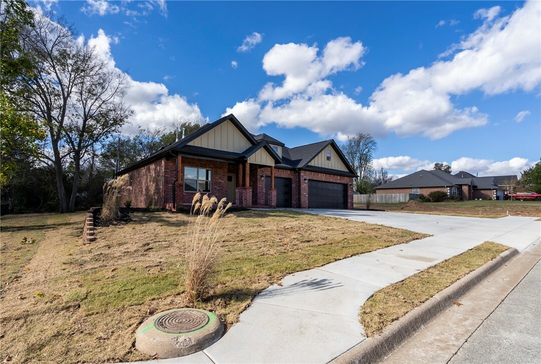 Property Photo:  2706 Cortney Circle  AR 72761 