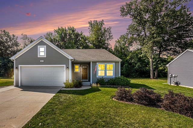 Property Photo:  623 Oklahoma Drive  MI 49093 