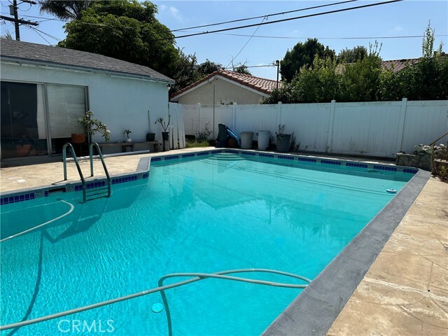 Property Photo:  6516 W 82nd Street  CA 90045 